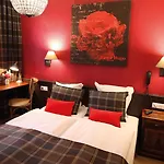Roses Hotel 3*