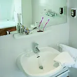 Roses Hotel 3*