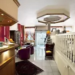 Roses Hotel 3*