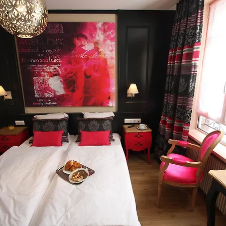 Roses Hotel 3*