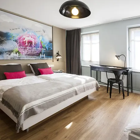 Roses Hotel