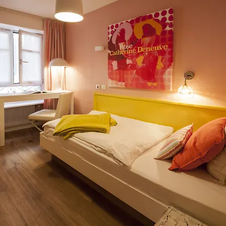 Roses Hotel Strasburg