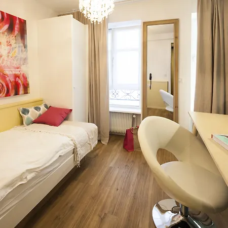 Roses Hotel 3*