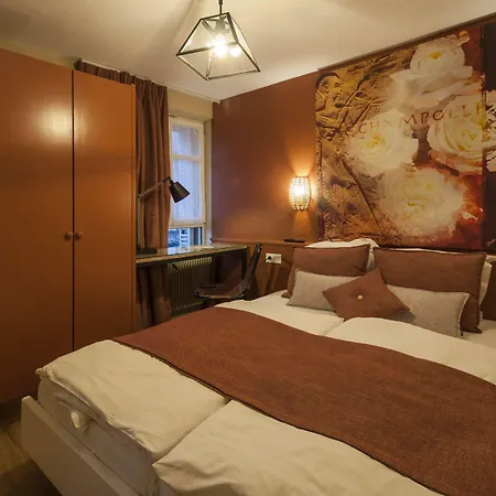 Roses Hotel Strasburg