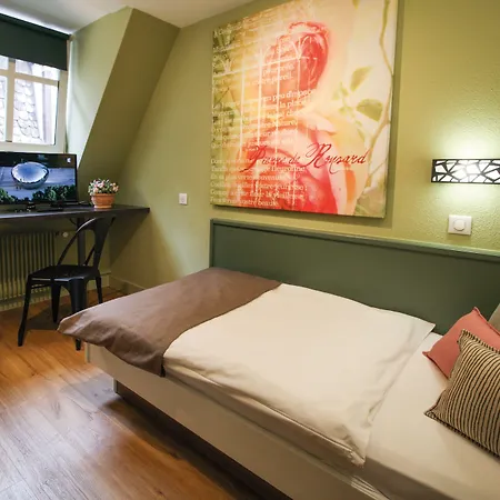 Roses Hotel Strasburg