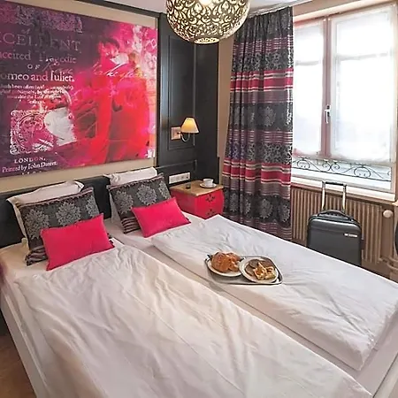 Roses Ξενοδοχείο 3*