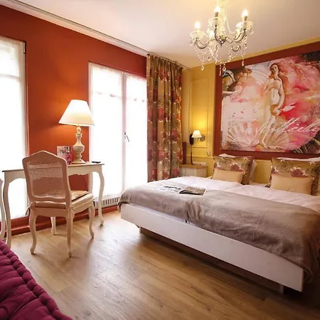 Roses Hotel 3*