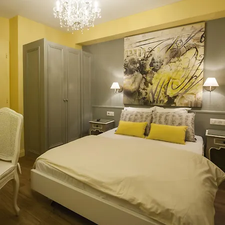 Roses Hotel Strasburg